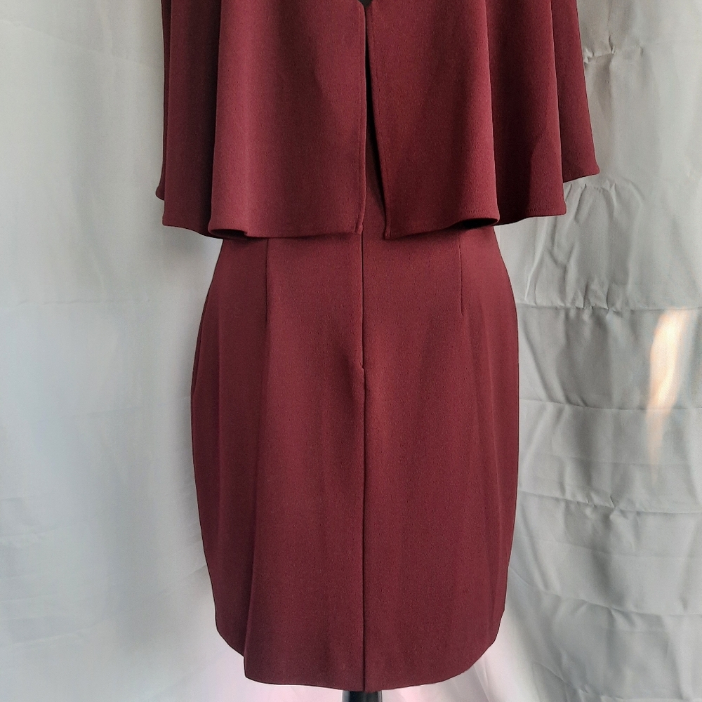 Belle Badgley Mischka Dress Size 4 Deep V Neck Burgundy Red Wine Cape Mini - Picture 8 of 16